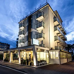 https://hotel-carinthia.hotelslidodijesolo.com